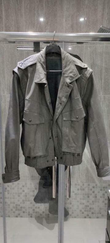 Blouson et Gilet en Cuir beschikbaar voor biedingen