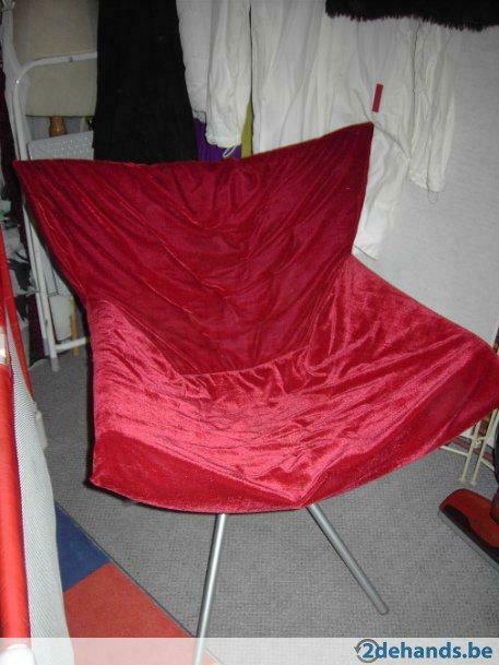 Magnifiek rood fluwelen comfortabel vlinderzeteltje !, Antiek en Kunst, Curiosa en Brocante