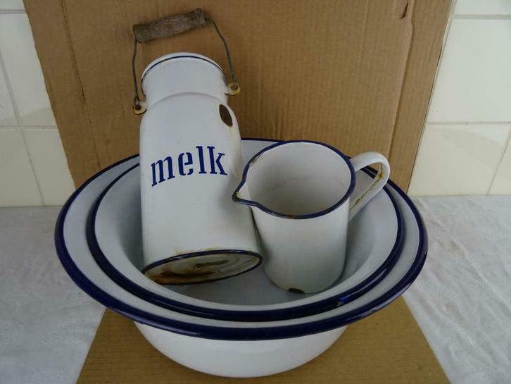 Collectie 4 geëmailleerde objecten Universal Polen melkbus, Antiek en Kunst, Antiek | Email, Ophalen of Verzenden