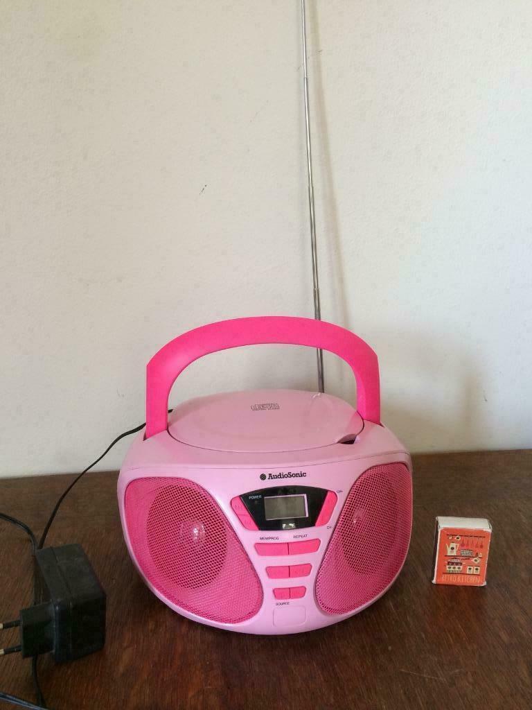 Terugspoelen Parelachtig uitzending ② Klein rond knalroze radio cdspeler draagbaar jaren 0 roze — Radio's —  2dehands