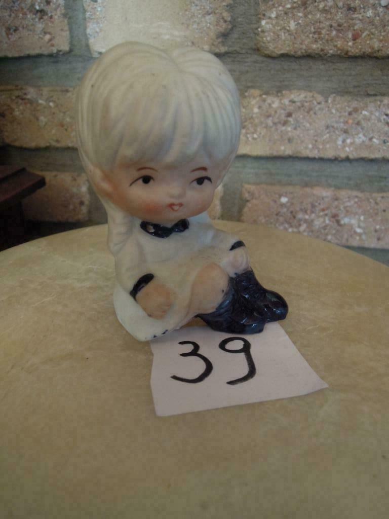 image fille vintage avec une belle coiffure en porcelaine, Antiquités & Art, Enlèvement ou Envoi