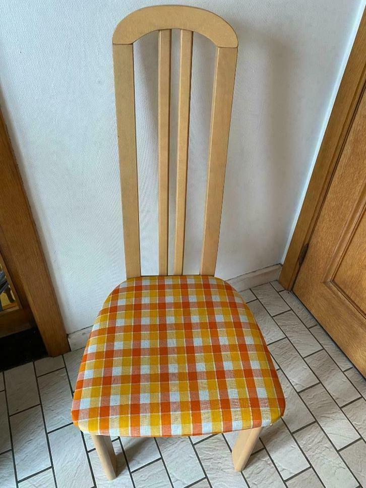 4 massief grenen houten stoelen - retro - gratis (zie tekst), Huis en Inrichting, Stoelen, Gebruikt, Vier, Hout, Stof, Ophalen