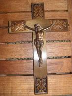 Crucifix en bois avec Christ en cuivre, Enlèvement ou Envoi