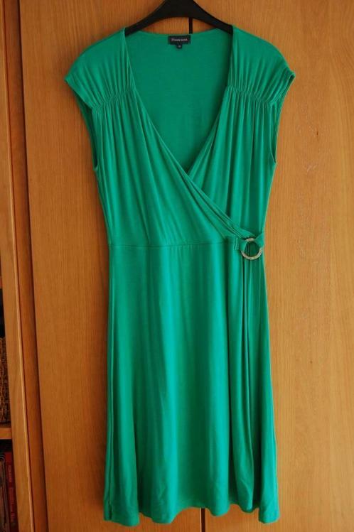Fel groene jurk (Terre Bleue - maat M), Kleding | Dames, Jurken, Zo goed als nieuw, Maat 38/40 (M), Groen, Knielengte, Ophalen of Verzenden
