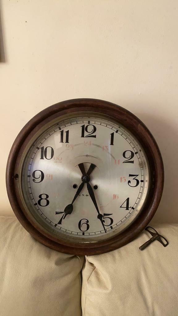 Grande horloge (41cm )fonctionne très bien avec sa clef, Utilisé