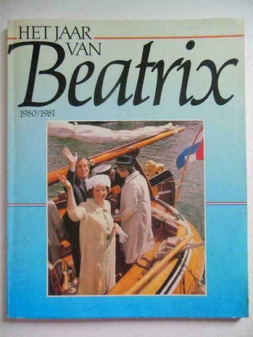 Het jaar van Beatrix 1980/1981, Verzamelen, Koningshuis en Royalty, Gebruikt, Tijdschrift of Boek, Ophalen of Verzenden