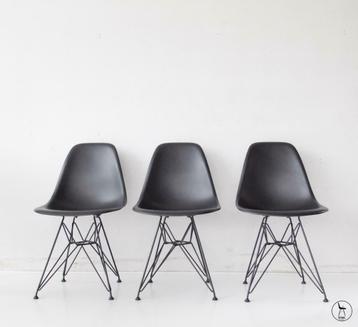 vitra eames dsr zwarte stoelen binnen als buitengebruik 8st