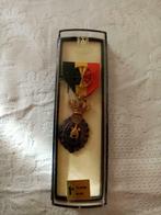 Medaille de merite du travail d'état en laiton émaillé 30/40, Collections, Enlèvement ou Envoi, Utilisé