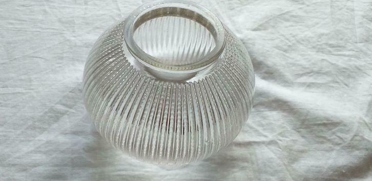 Globe en verre pour suspension art deco, Maison & Meubles, Lampes | Plafonniers, Utilisé, Verre, Enlèvement ou Envoi