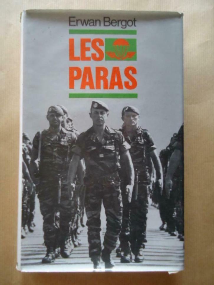 ERWAN BERGOT LES PARAS, Boeken, Oorlog en Militair, Gelezen, Ophalen of Verzenden
