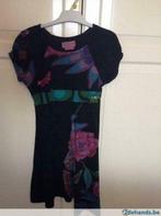 Heel mooi zwart gebloemd kleedje Desigual. Maat 7/8 jaar., Kinderen en Baby's, Ophalen of Verzenden, Gebruikt, Meisje, Jurk of Rok