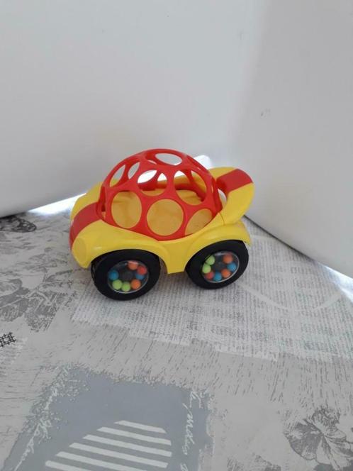 Babyspeelgoed Oball rattle & roll, 3€, Kinderen en Baby's, Speelgoed | Babyspeelgoed, Zo goed als nieuw, Auto, Met geluid, Met wieltjes