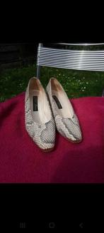 Escarpins en croco, Vêtements | Femmes, EnzoaMurri, Beige, Escarpins, Porté