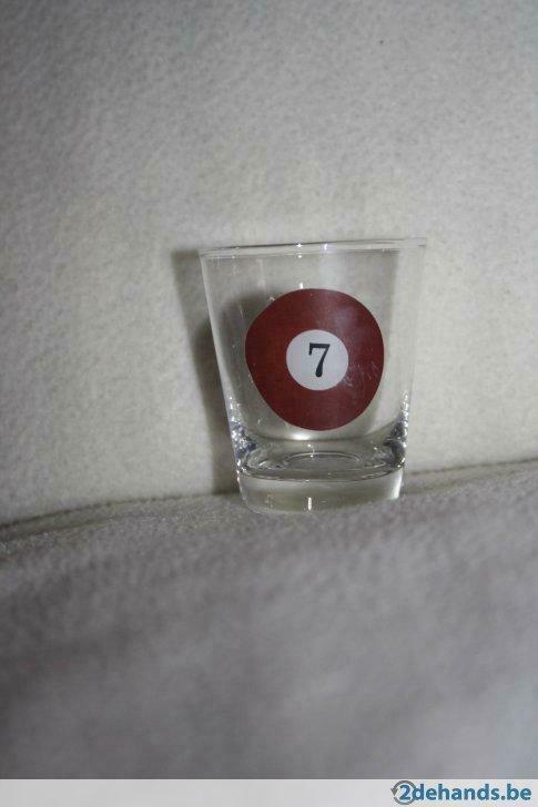 Glaasje met nummer  7, Huis en Inrichting, Keuken | Servies, Gebruikt, Glas of Glazen, Ophalen of Verzenden