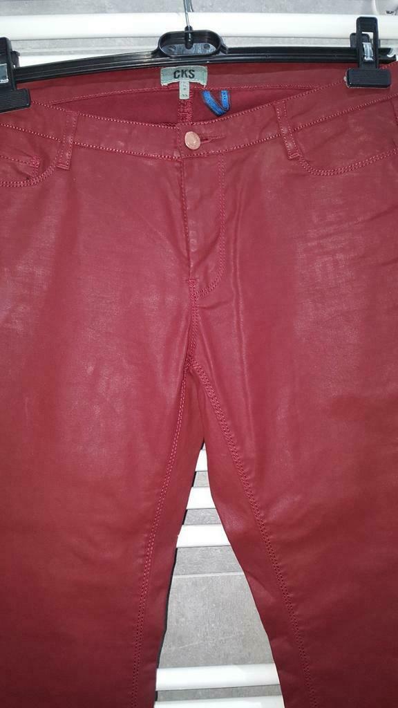 Pantalon dame simili cuir neuf 40-42 pour 10 euros, Vêtements | Femmes, Enlèvement, Comme neuf, Rouge