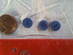 lot van 15 knopen 10 mm medium blauw 2 gaats B10152, Hobby en Vrije tijd, Naaien en Fournituren, Ophalen of Verzenden, Nieuw, Knoop of Knopen