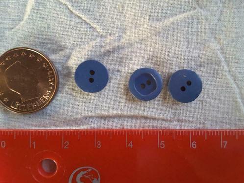 lot van 15 knopen 10 mm medium blauw 2 gaats B10152, Hobby en Vrije tijd, Naaien en Fournituren, Nieuw, Knoop of Knopen, Ophalen of Verzenden