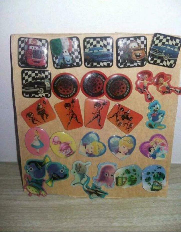 Disney cars  (ap), Verzamelen, Speldjes, Pins en Buttons, Zo goed als nieuw