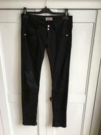 Jeans MET skinny noir taille 27, Kleding | Dames, Spijkerbroeken en Jeans, Nieuw, Ophalen of Verzenden, W27 (confectie 34) of kleiner