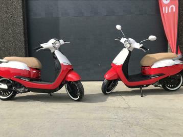 Nieuwe vintage scooter