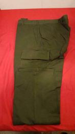 Militaire pantalon kaki, Enlèvement