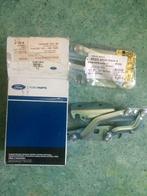 charnière de capot ford fiesta 2008 a 2012, Neuf, Enlèvement ou Envoi, Ford, Capot moteur