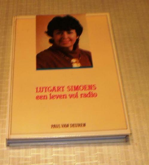 Lutgart Simoens een leven vol radio, Boeken, Film, Tv en Media, Gelezen, Ophalen of Verzenden