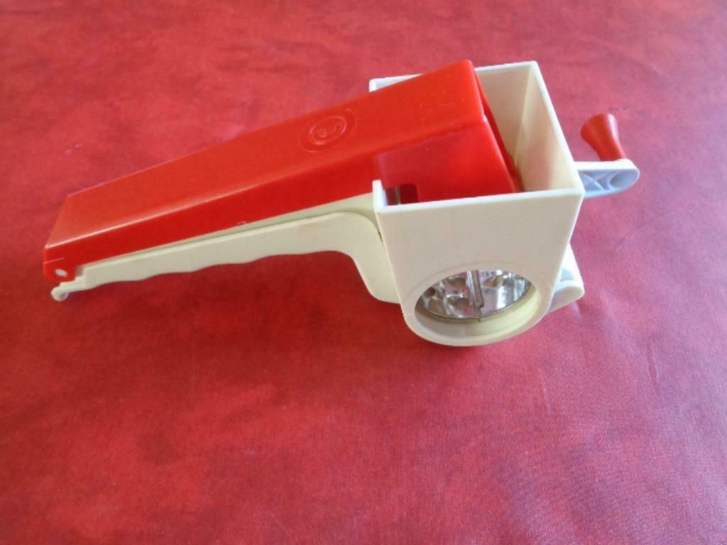 Râpe à fromage manuelle. Vintage., Collections, Collections Autre, Enlèvement ou Envoi