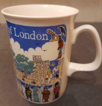 Tasse motif London Tower en porcelaine