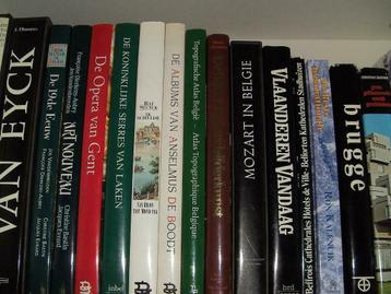 Kunst- en fotoboeken beschikbaar voor biedingen