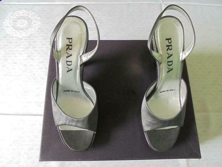 PRADA lederen damessandalen mt. 38,5 ** NIEUW **, Kleding | Dames, Schoenen, Nieuw, Sandalen of Muiltjes, Grijs, Ophalen
