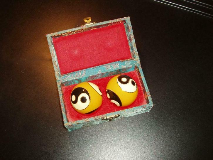 Yin Yang ballen, Antiek en Kunst, Curiosa en Brocante, Ophalen of Verzenden