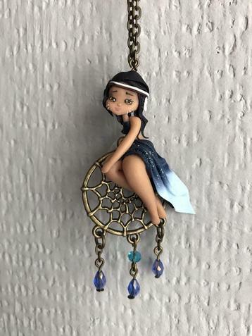 Collier chaîne personnage et attrape rêve créateur neuf, Neuf, Bleu