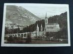 oude prentkaart Lourdes La basilique et le Pic du Jer, Frankrijk, Gelopen, 1920 tot 1940, Verzenden