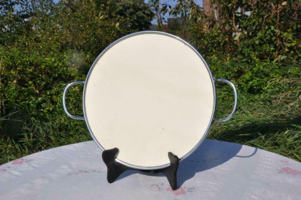 §  plat a tarte faience cerclage poignées en metal, Enlèvement ou Envoi