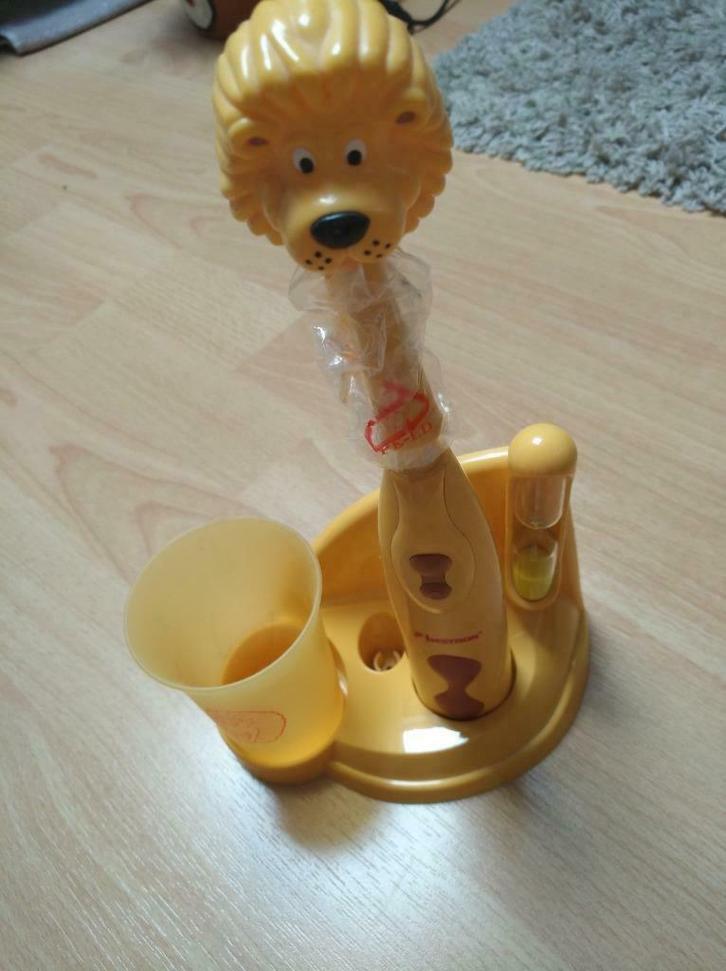 Brosse à dents enfant, Enfants & Bébés, Bains & Soins, Comme neuf, Enlèvement