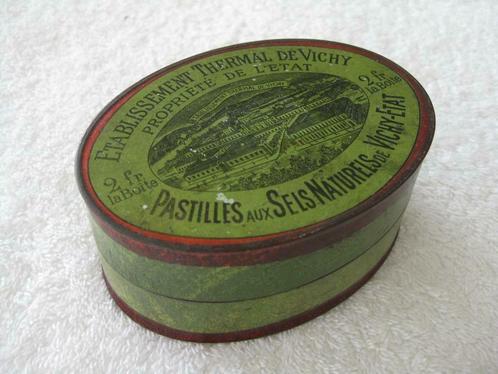 Boîte ovale de pastilles Vichy – époque 1930, Collections, Boîte en métal, Utilisé, Autres marques, Enlèvement ou Envoi