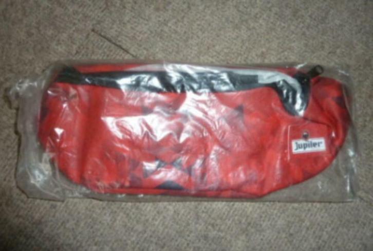 heup tas JUPILER nieuw in originele verpakking, Verzamelen, Biermerken, Nieuw, Kleding, Jupiler, Ophalen of Verzenden