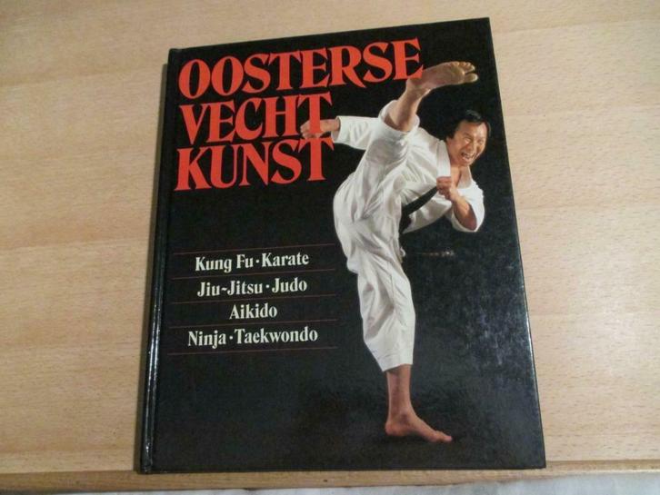 Oosterse vechtkunst – Peter Lewis Kung  Fu Karate  Jiu-jitsu, Boeken, Sportboeken, Zo goed als nieuw, Vechtsport, Ophalen of Verzenden