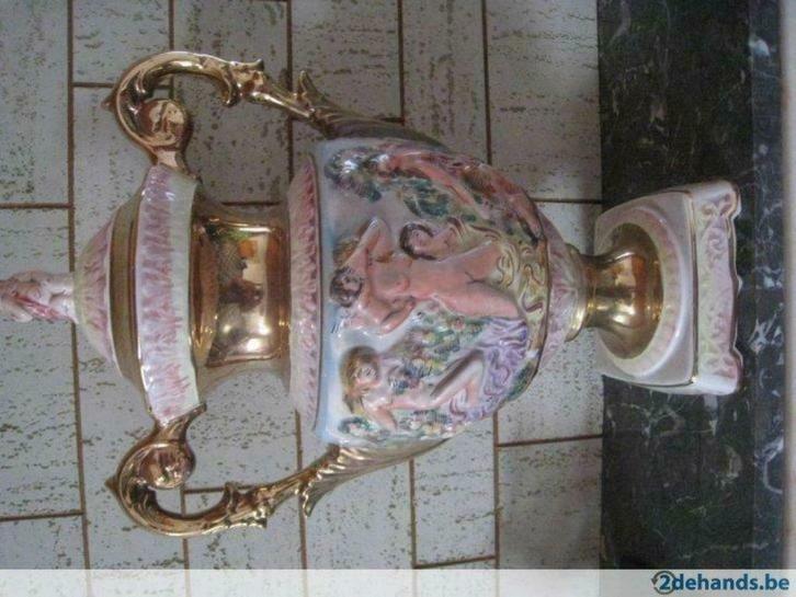 vaas met deksel capodimonte, Antiek en Kunst, Antiek | Keramiek en Aardewerk, Ophalen