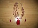 juweel : halsketting met bijpassende oorbellen rood, Bijoux, Sacs & Beauté, Colliers, Synthétique, Utilisé, Rouge, Enlèvement ou Envoi