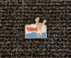 PIN - VITTEL - WATER - EAU MINÉRALE, Collections, Envoi, Utilisé, Marque, Insigne ou Pin's