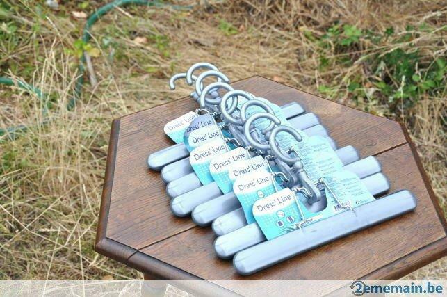 10 cintres gris pour pantalons neuf, Diversen, Overige Diversen, Nieuw, Ophalen of Verzenden