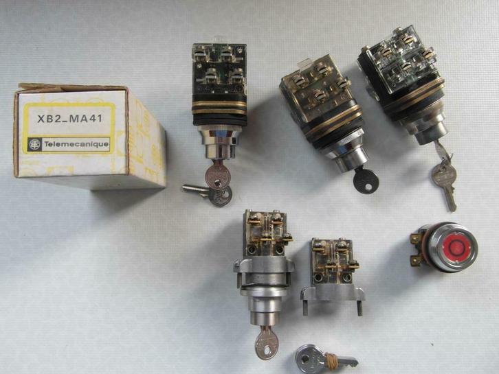 Bedieningseenheden Telemecanique, Doe-het-zelf en Bouw, Gereedschap | Machine-onderdelen en Toebehoren, Zo goed als nieuw, Ophalen of Verzenden