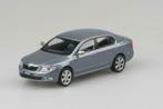 Skoda Superb gris métallisé, Hobby & Loisirs créatifs, Voitures miniatures | Échelles Autre, Envoi, Voiture, Superb, Neuf