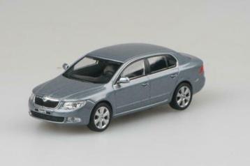 Skoda Superb gris métallisé, Envoi, Neuf, Voiture