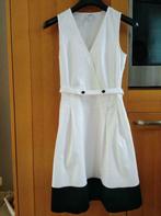 Robe d'été blanc/noir chic, taille S, Mango MNG Suit, Comme neuf, Robe de demoiselle d'honneur, Enlèvement ou Envoi, Blanc