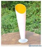 vase cornet en verre blanc et orange, Maison & Meubles, Utilisé, Enlèvement ou Envoi