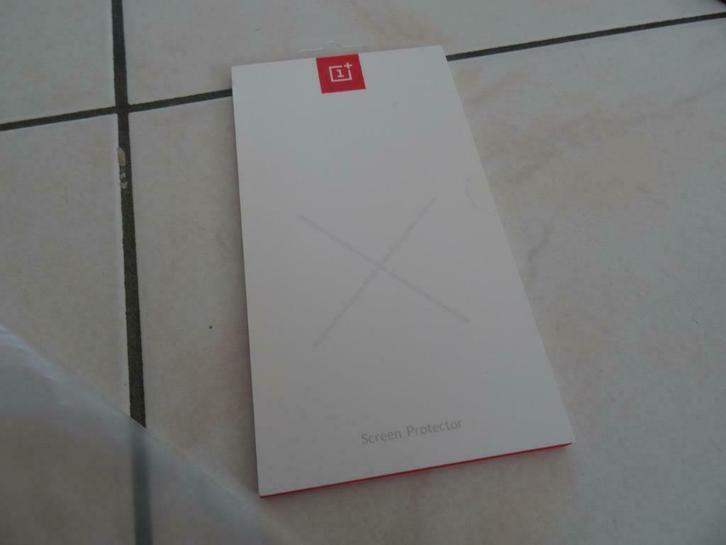 One plus X Screen protector (ongeopend) GSM, Telecommunicatie, Mobiele telefoons | Hoesjes en Screenprotectors | Overige merken