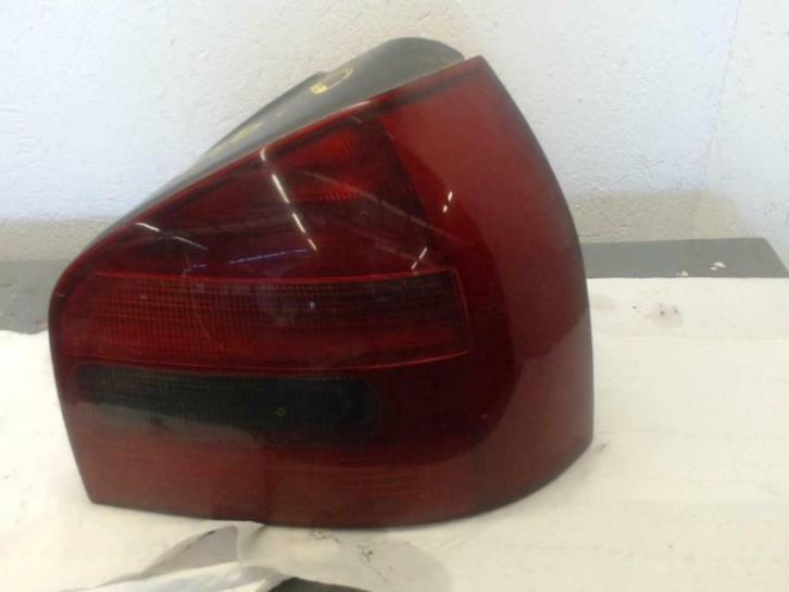 feu arriere  droit  audi A3 8l, Autos : Pièces & Accessoires, Éclairage, Audi, Enlèvement